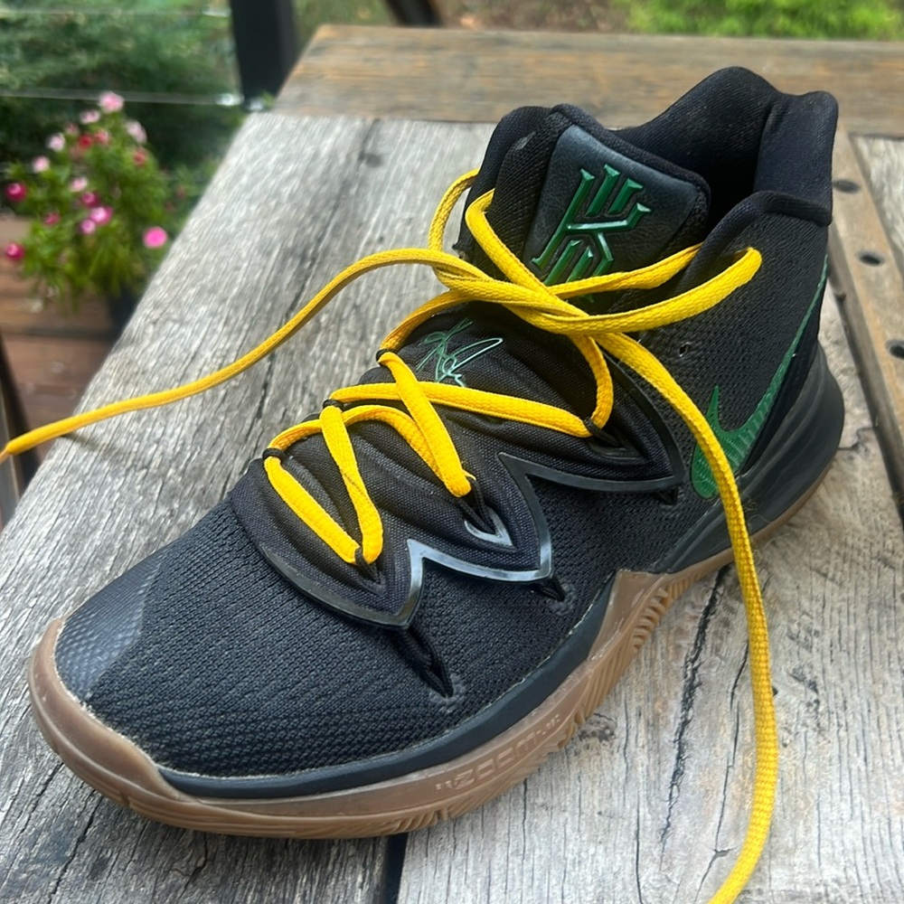 Custom Kyrie Irving Nike basketball shoes